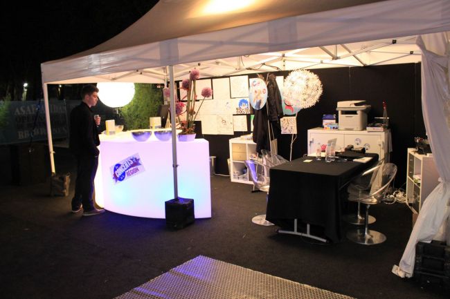 Location de comptoir lumineux d'accueil prés de Rouen